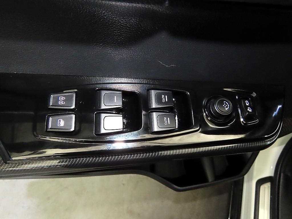 KGM Actyon — photo 13