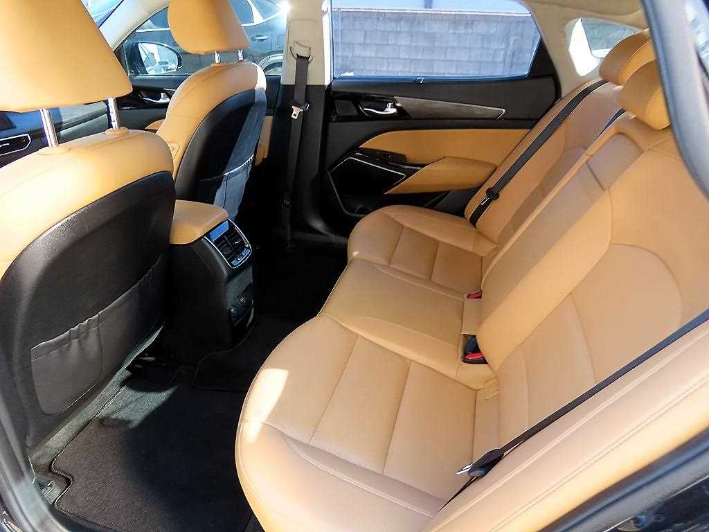 Kia K7 — photo 06