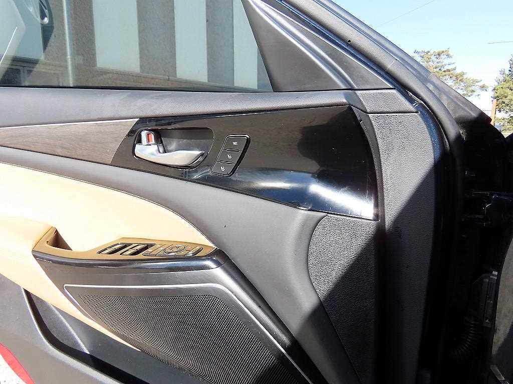 Kia K7 — photo 11