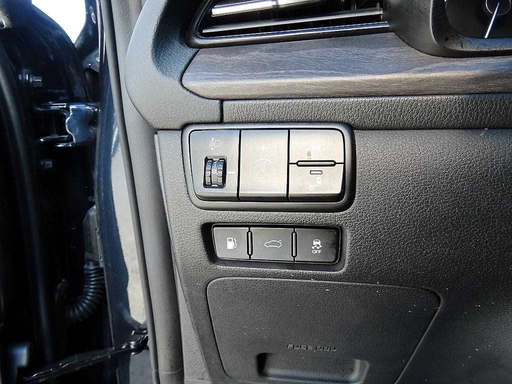 Kia K7 — photo 12