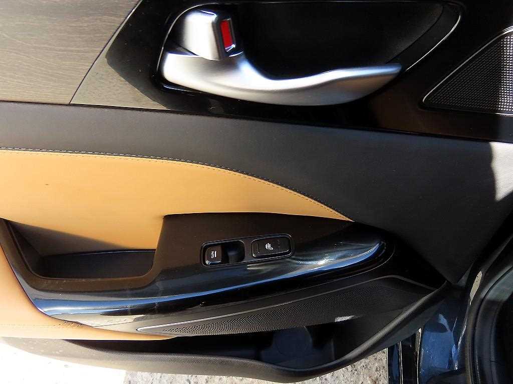 Kia K7 — photo 16