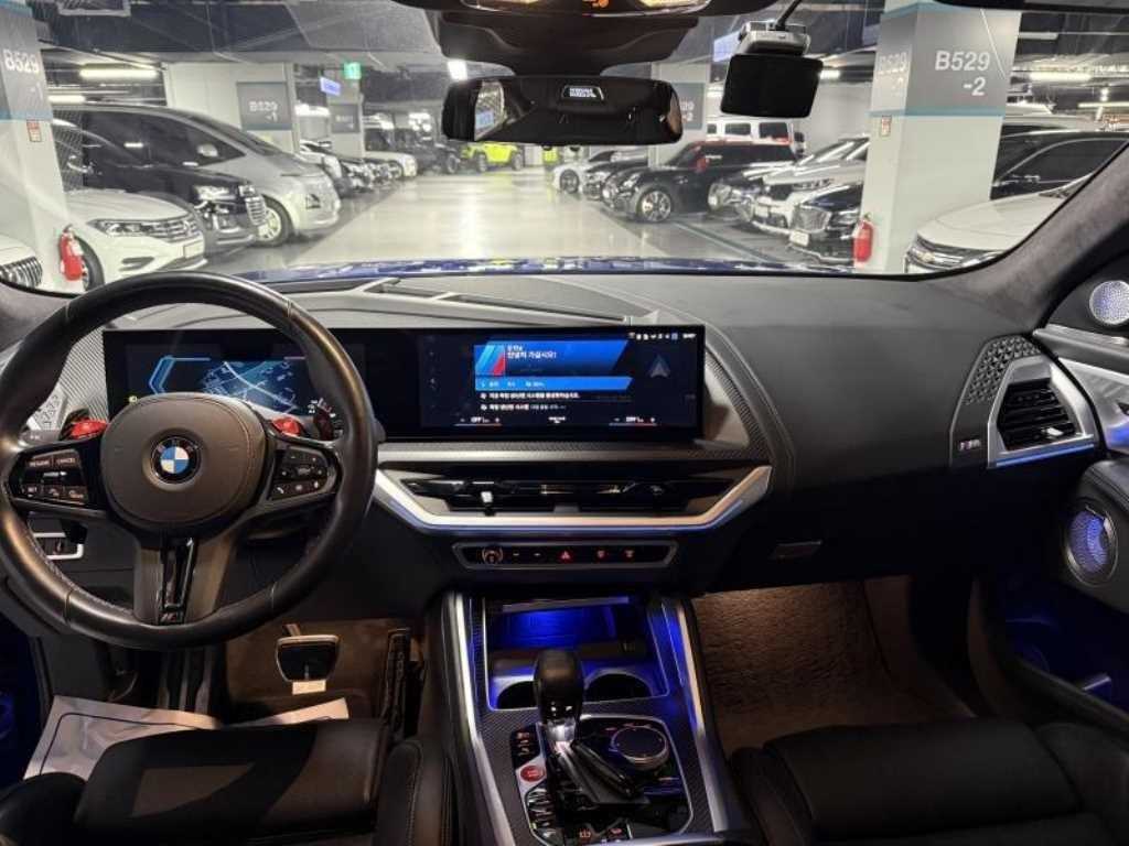 BMW XM — photo 07