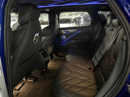 BMW XM — photo 10