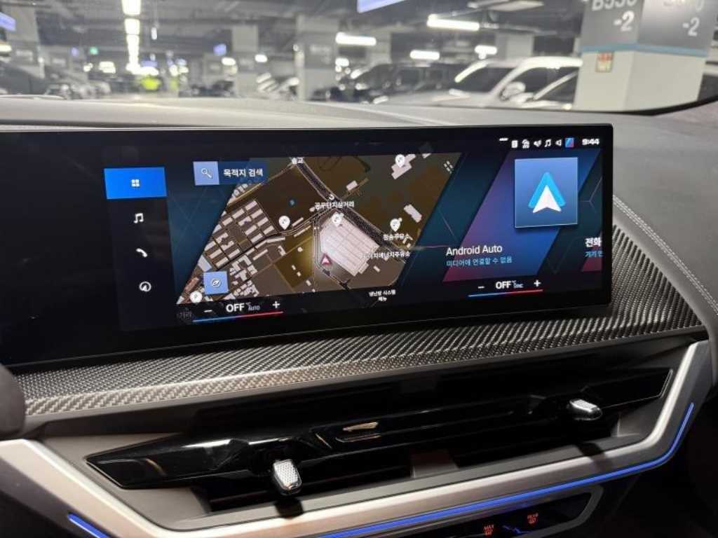 BMW XM — photo 12