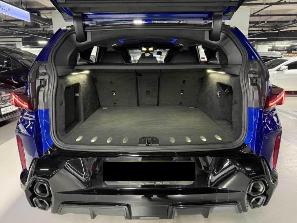 BMW XM — photo 18