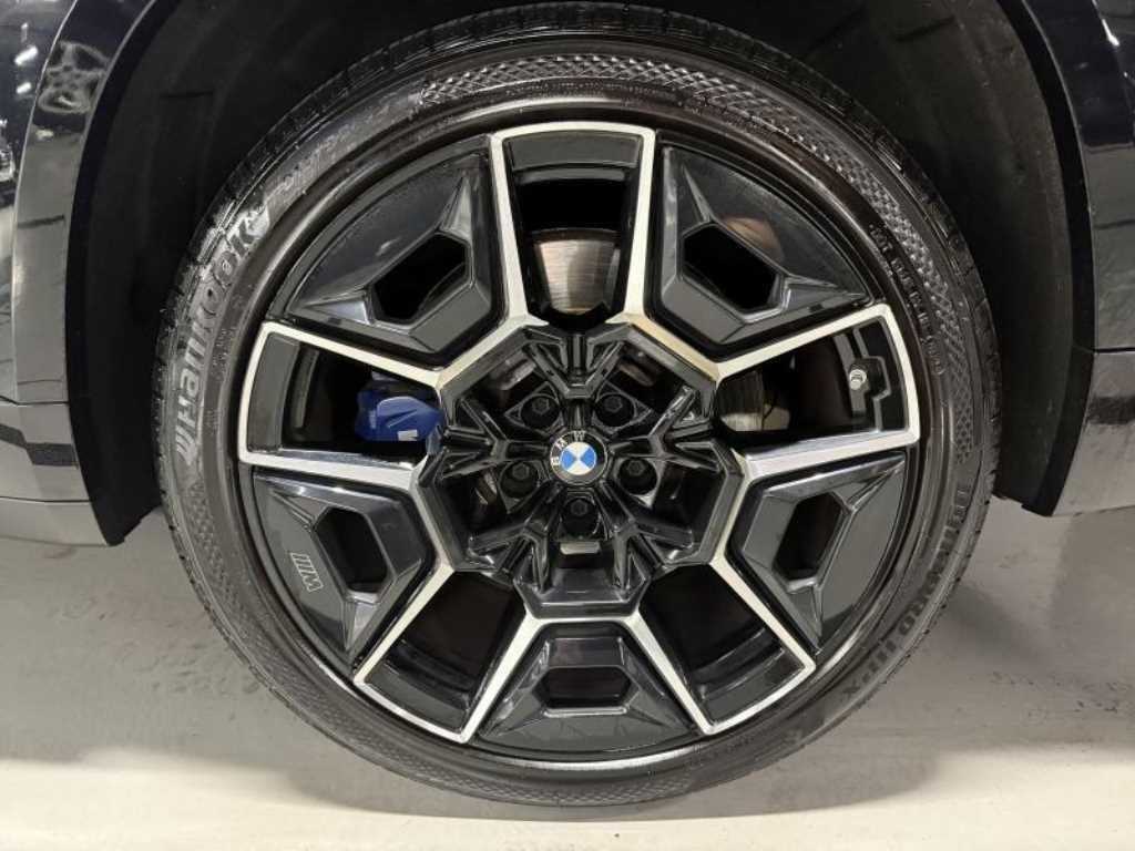 BMW XM — photo 20