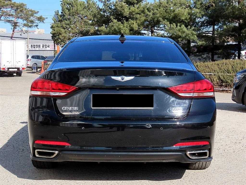 Hyundai Genesis — photo 04