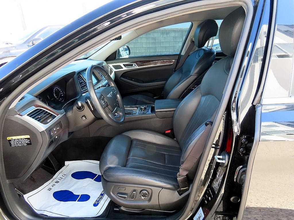 Hyundai Genesis — photo 05