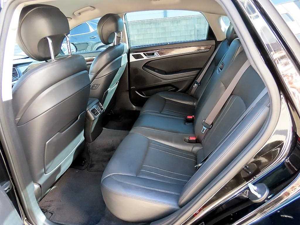 Hyundai Genesis — photo 06
