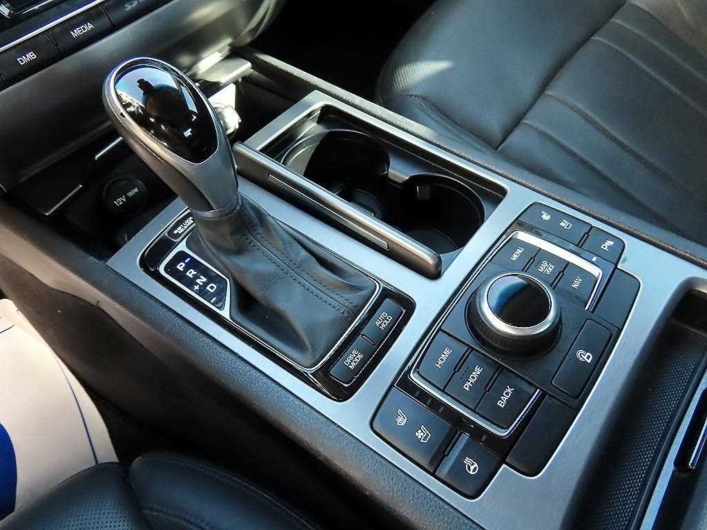 Hyundai Genesis — photo 10