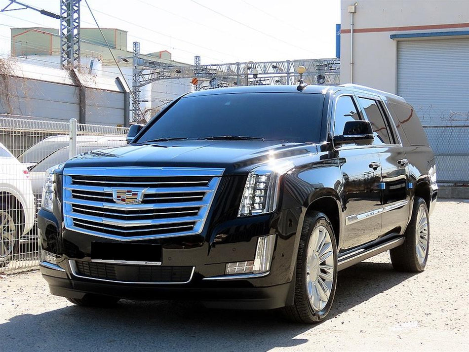 Cadillac Escalade — photo 01
