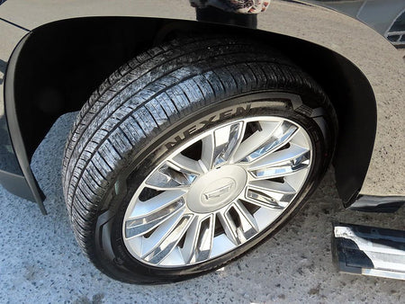 Cadillac Escalade — photo 20