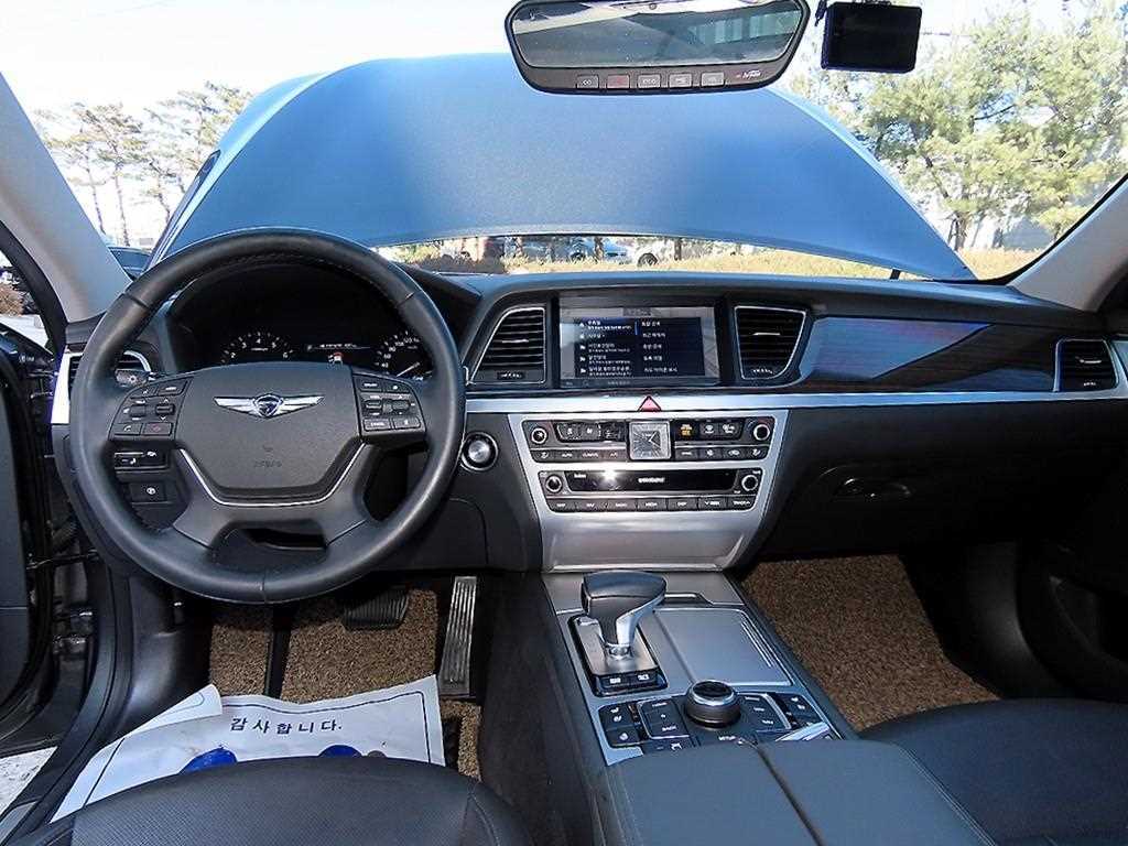 Genesis G80 — photo 06