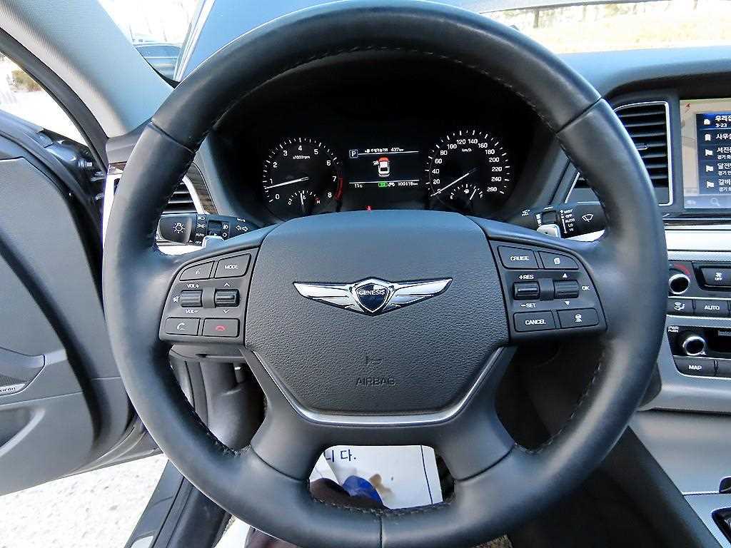 Genesis G80 — photo 07