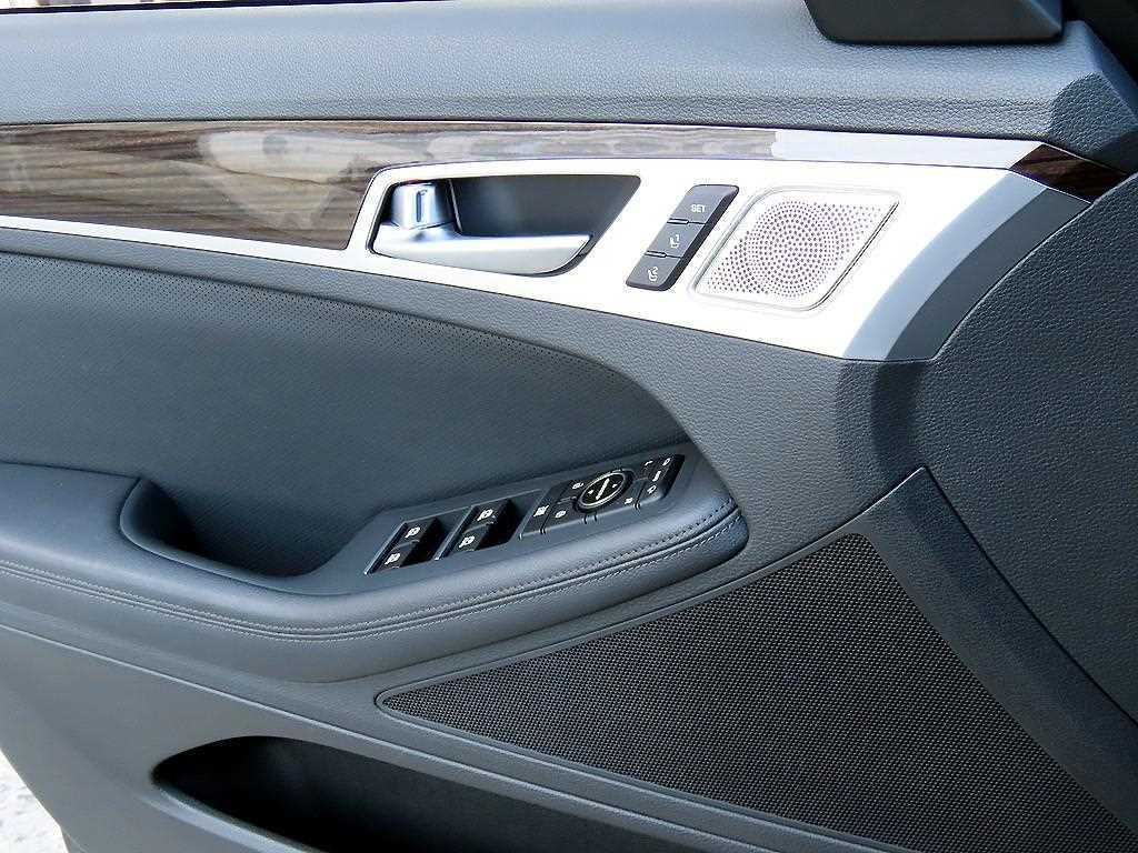 Genesis G80 — photo 11