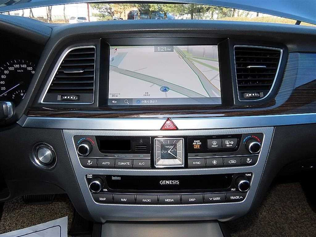 Genesis G80 — photo 12