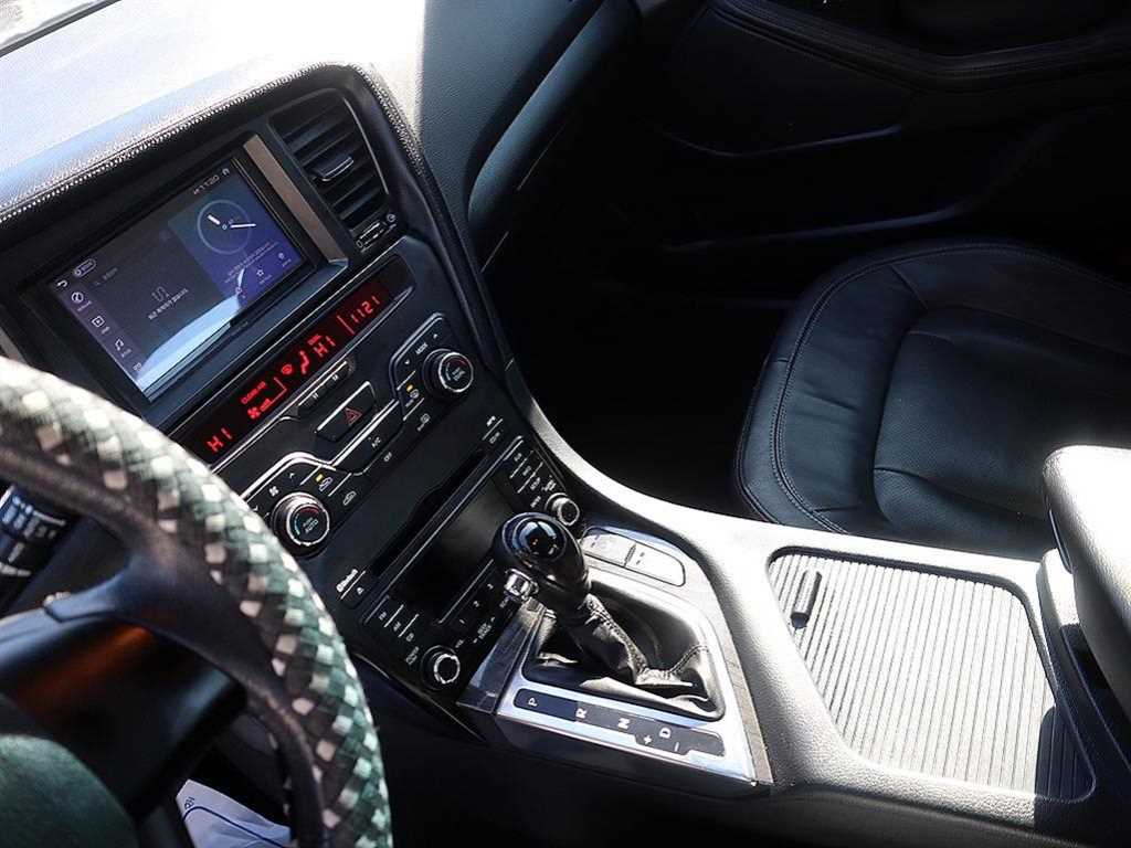 Kia K5 — photo 10