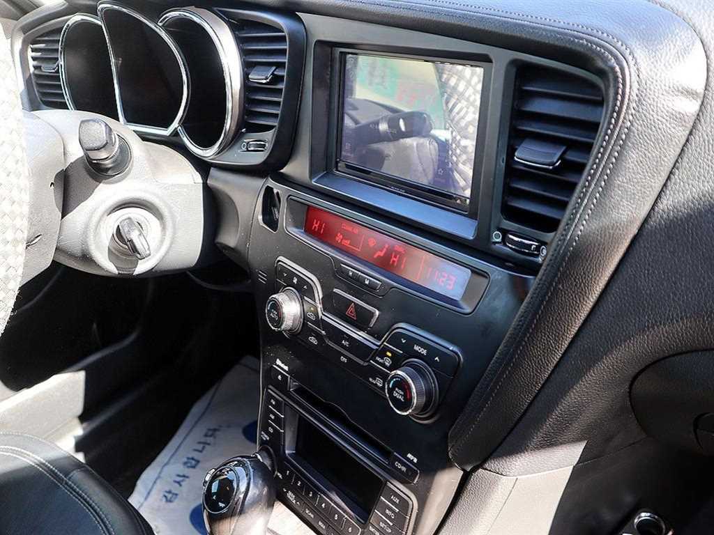 Kia K5 — photo 11