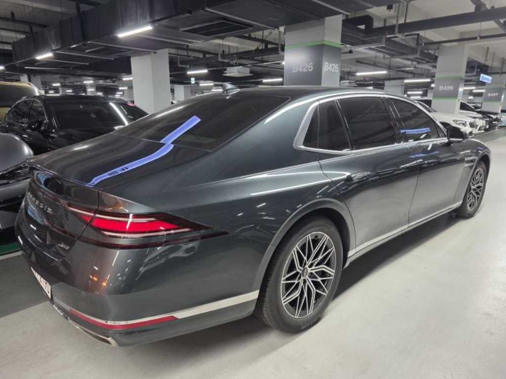 Genesis G90 — photo 04