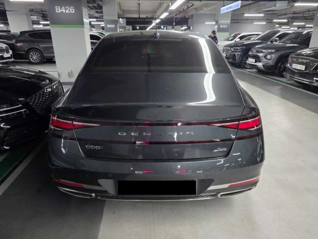 Genesis G90 — photo 05