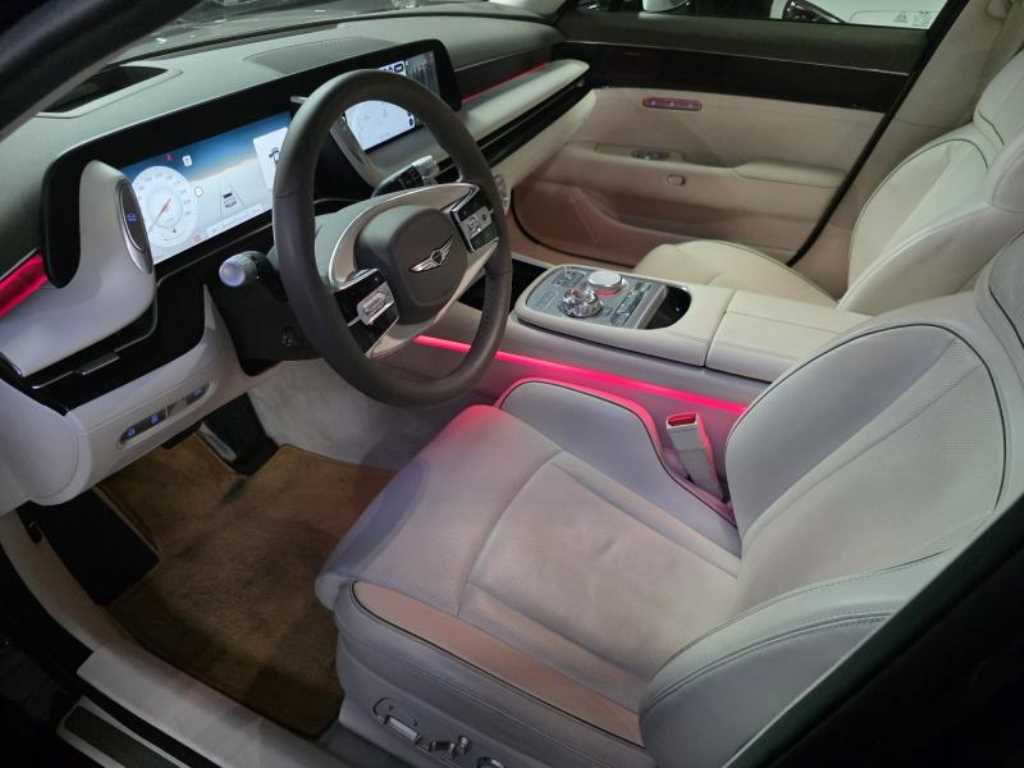 Genesis G90 — photo 11