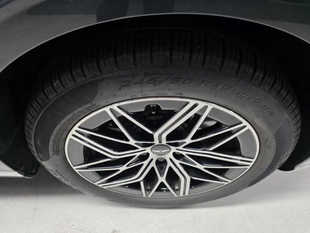 Genesis G90 — photo 14