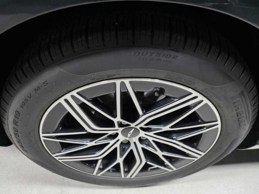Genesis G90 — photo 15