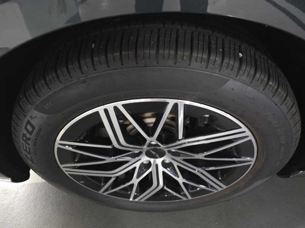 Genesis G90 — photo 17