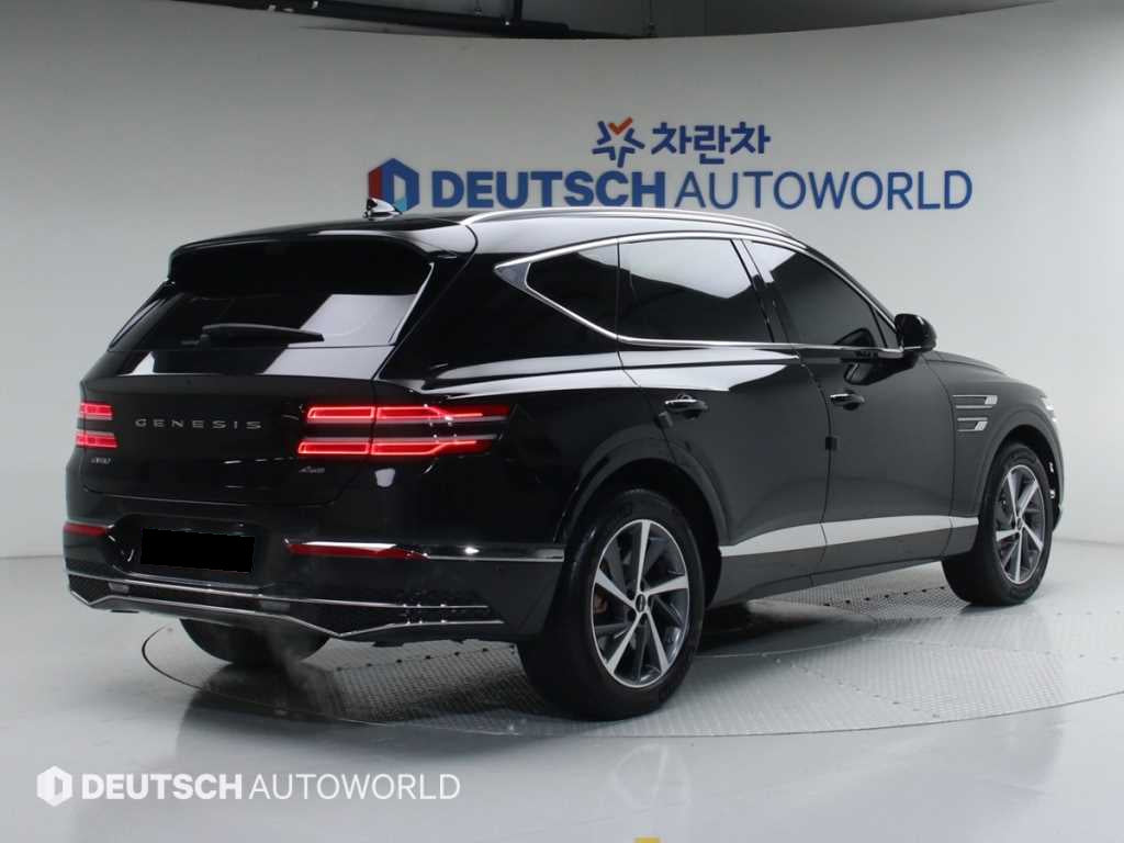 Genesis GV80 — photo 03