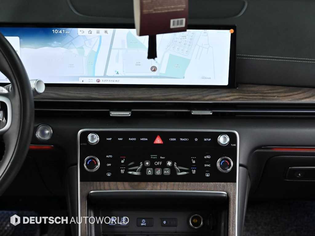 Genesis GV80 — photo 09
