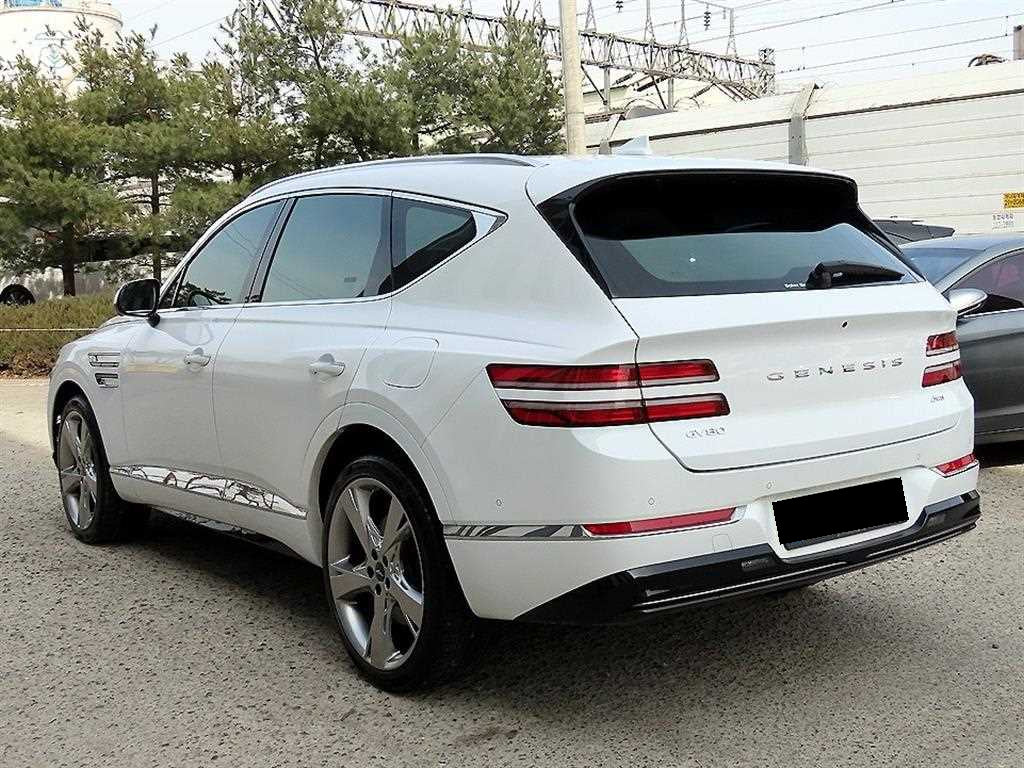 Genesis GV80 — photo 03