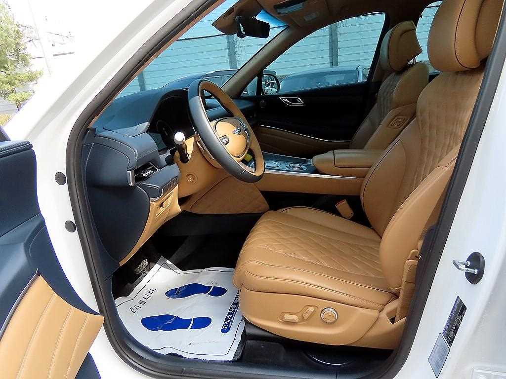 Genesis GV80 — photo 05