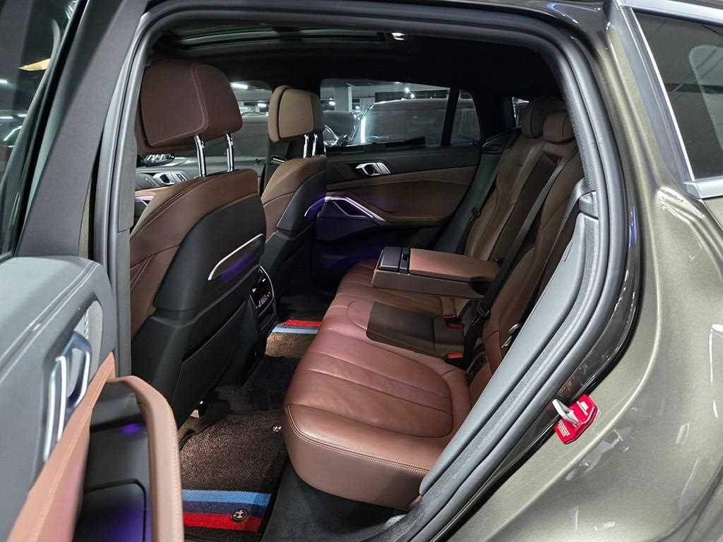 BMW X6 — photo 06