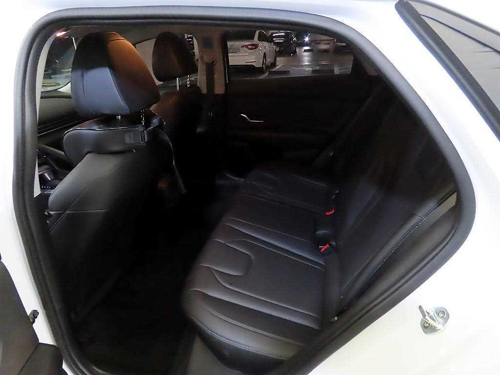 Hyundai Avante — photo 07