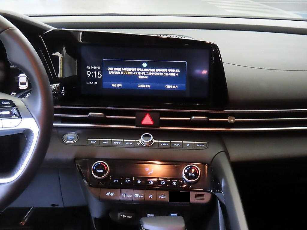Hyundai Avante — photo 11