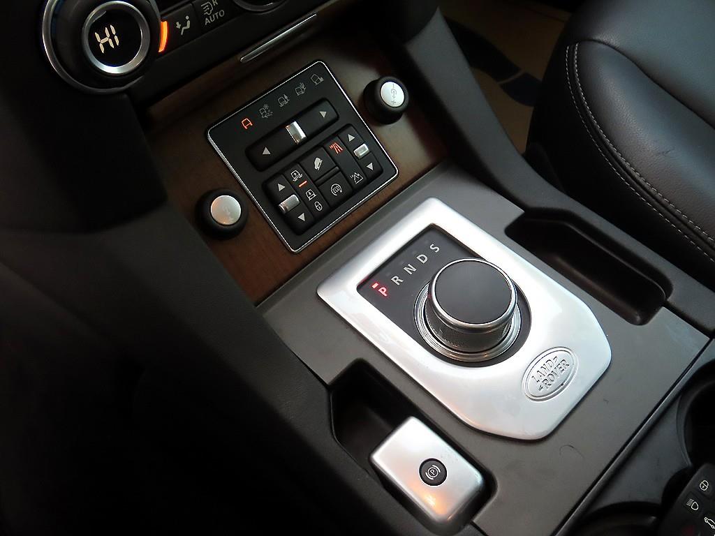 Land Rover Discovery — photo 10