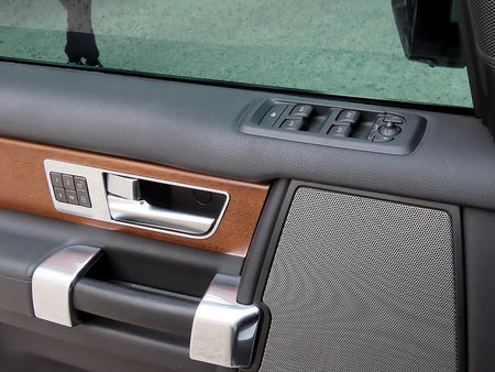 Land Rover Discovery — photo 11