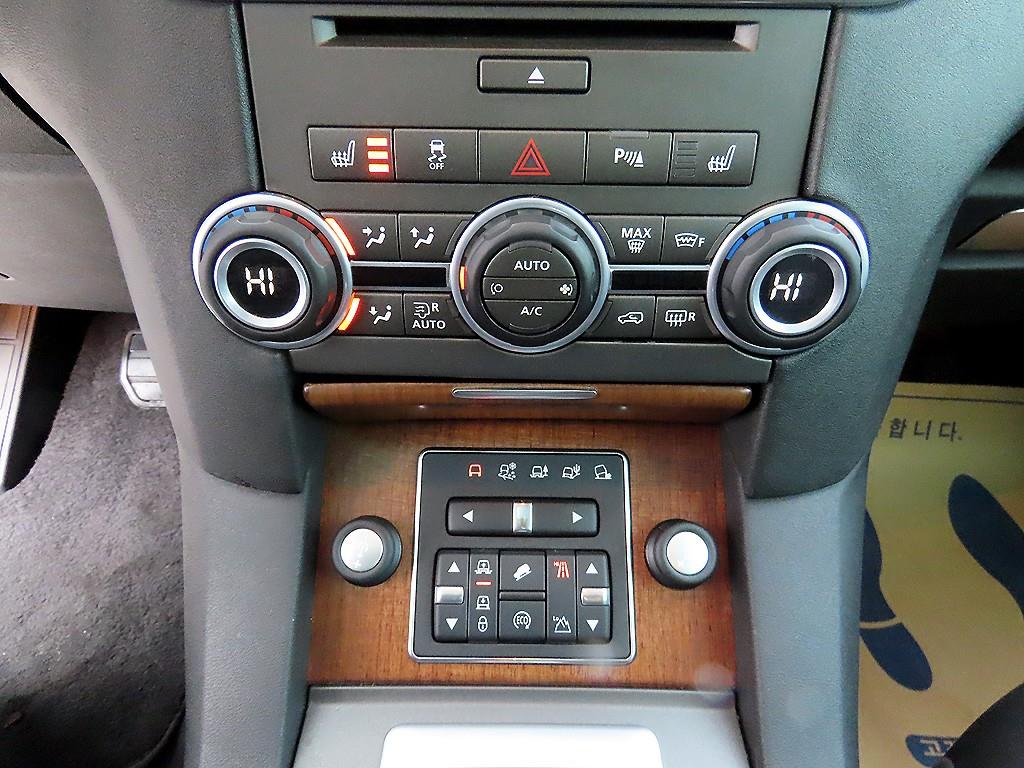 Land Rover Discovery — photo 12