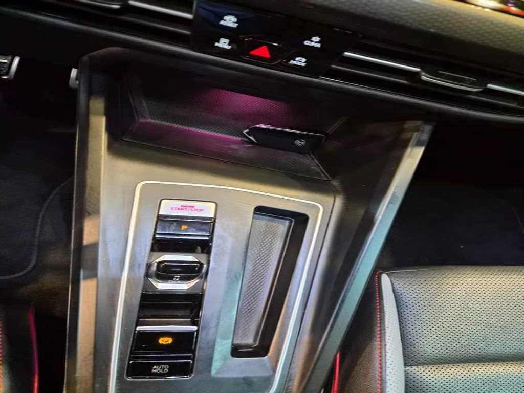 Volkswagen Golf — photo 14