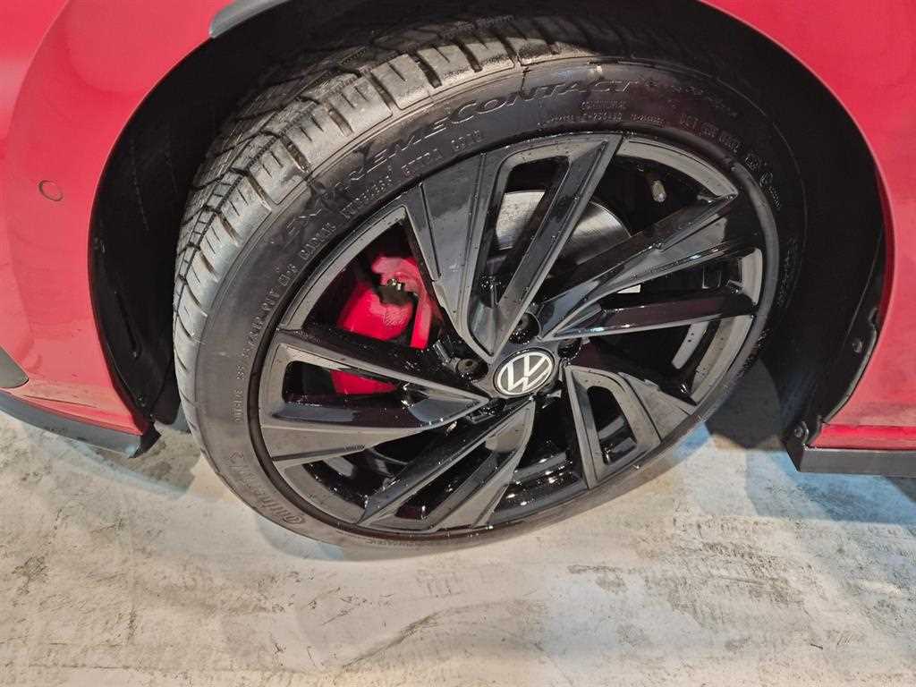 Volkswagen Golf — photo 17
