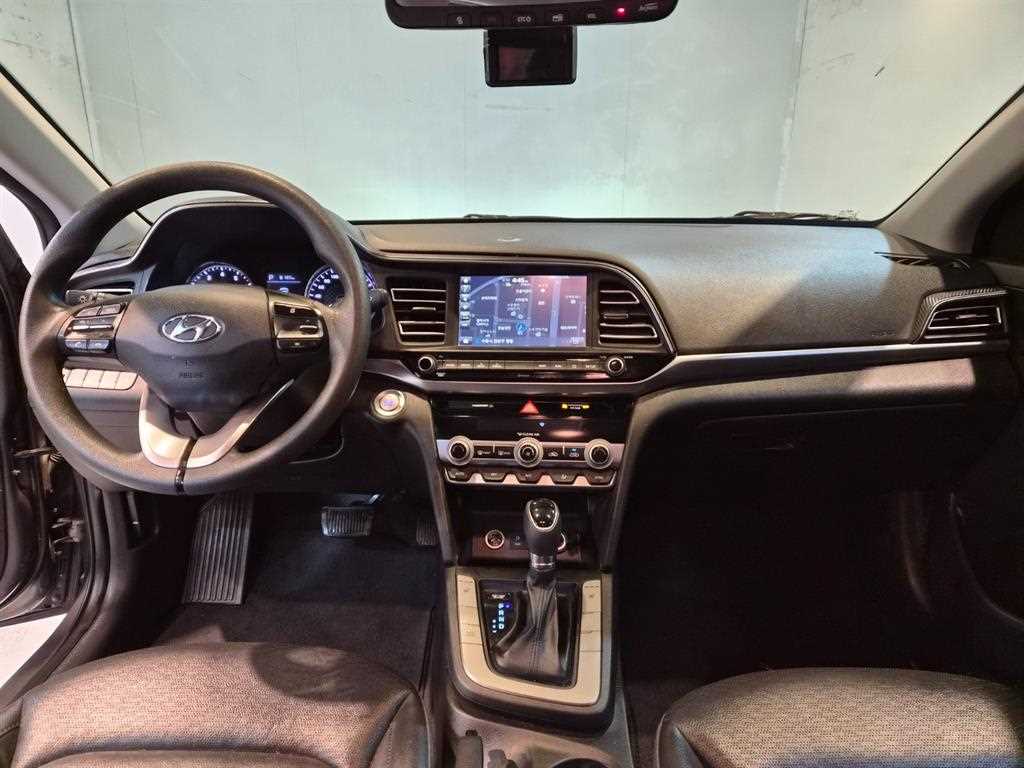 Hyundai Avante — photo 07