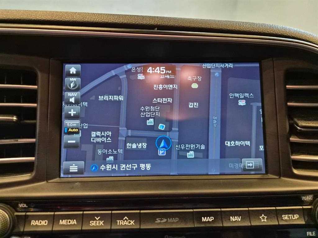 Hyundai Avante — photo 13