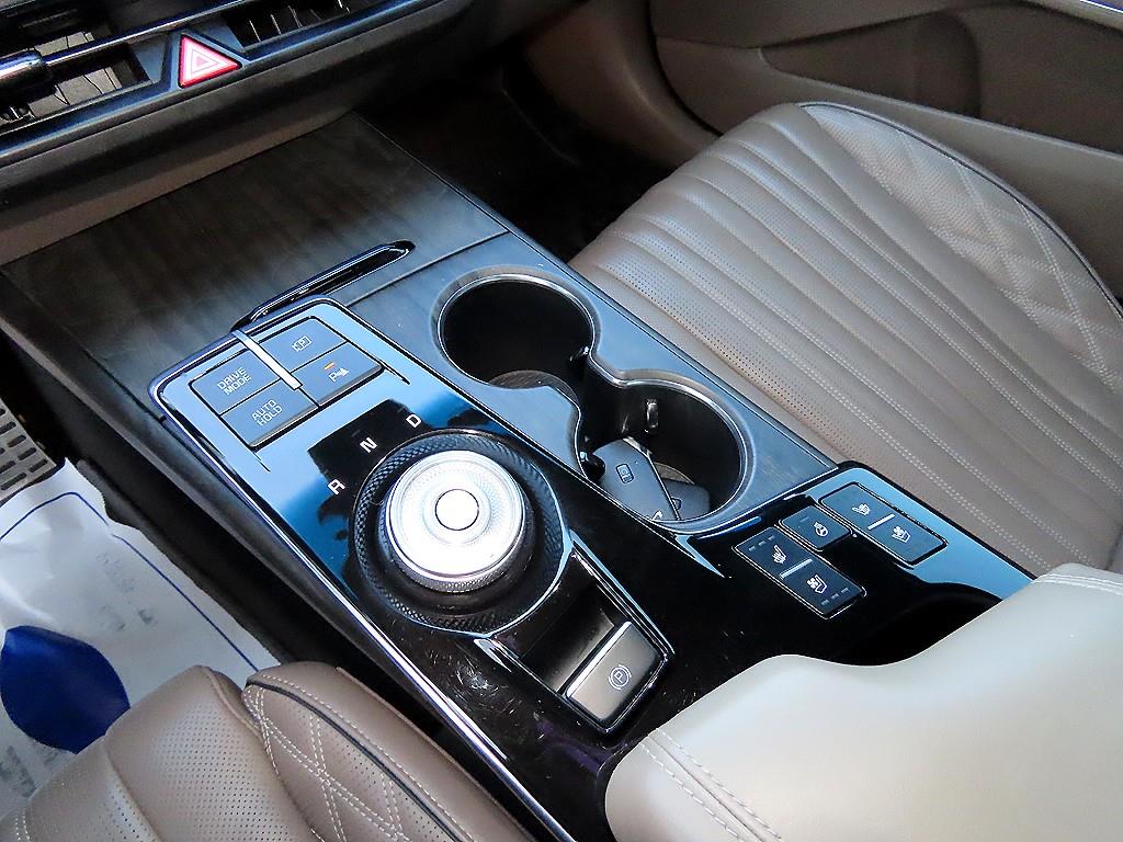 Kia K8 — photo 11
