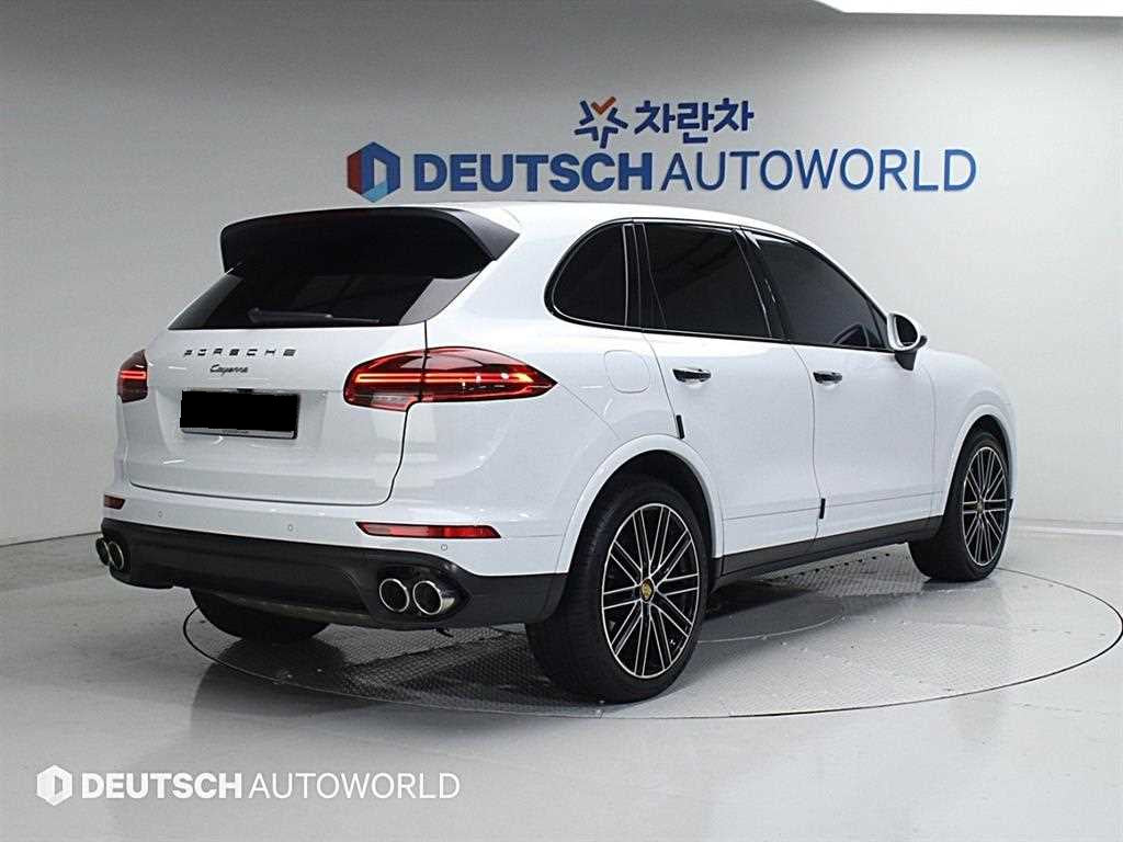 Porsche Cayenne — photo 02