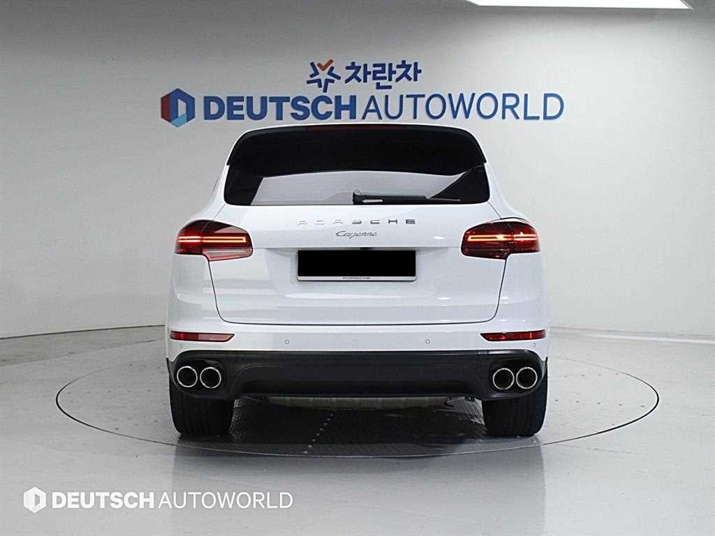 Porsche Cayenne — photo 04