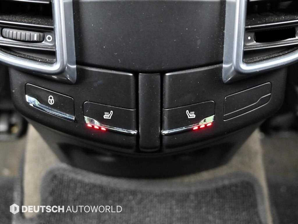Porsche Cayenne — photo 16