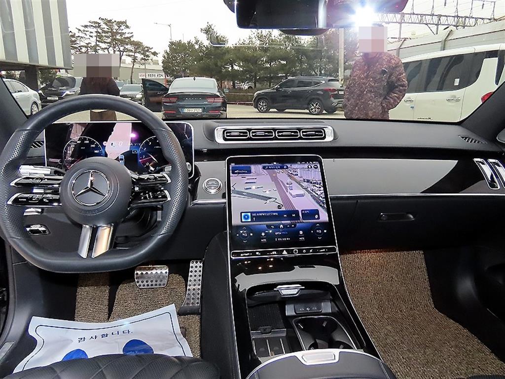 Mercedes-Benz S-Class — photo 07