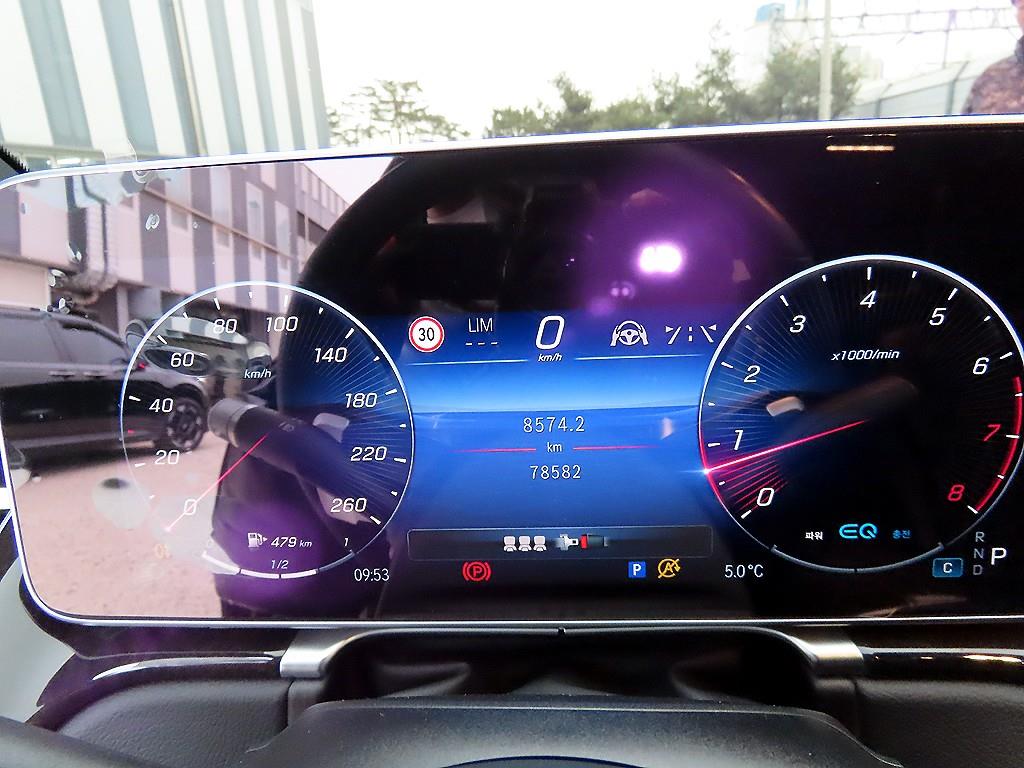 Mercedes-Benz S-Class — photo 09