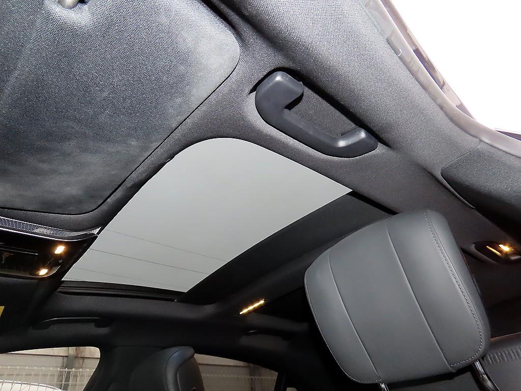 Mercedes-Benz S-Class — photo 16