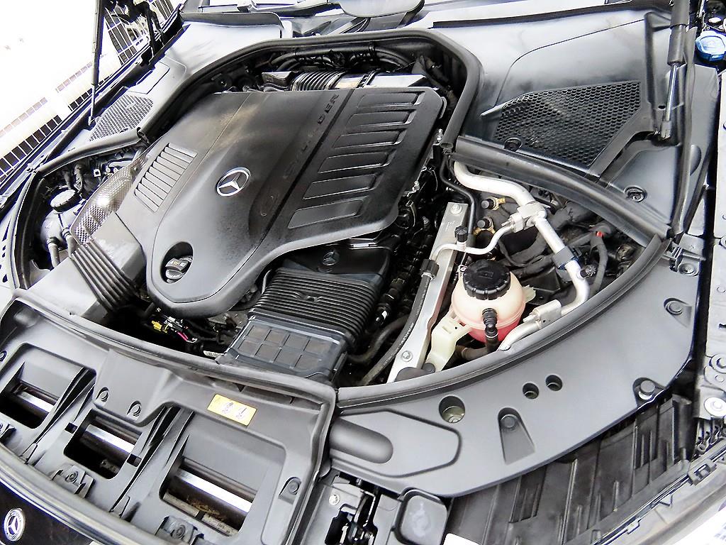 Mercedes-Benz S-Class — photo 19